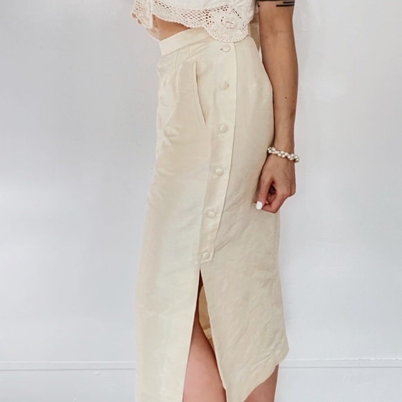 VINTAGE | Ivory Taffeta Satin Pencil Button Down Split Side High Rise MIDI Skirt - Picture 4 of 10